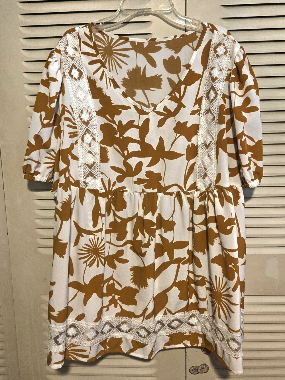 White and Mustard Floral Lace-Trim Blouse